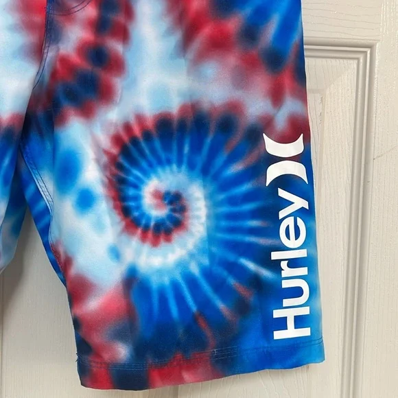 Hurley size medium (10 - 12 years) swim shorts. Mesh lining inside. - Picture 2 of 11